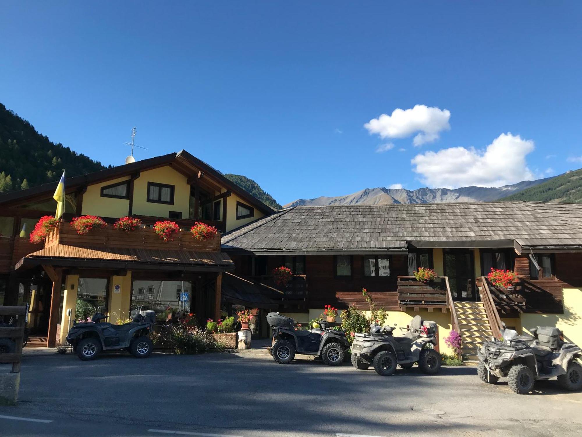 Hotel Ca Fiore Bardonecchia Exteriör bild