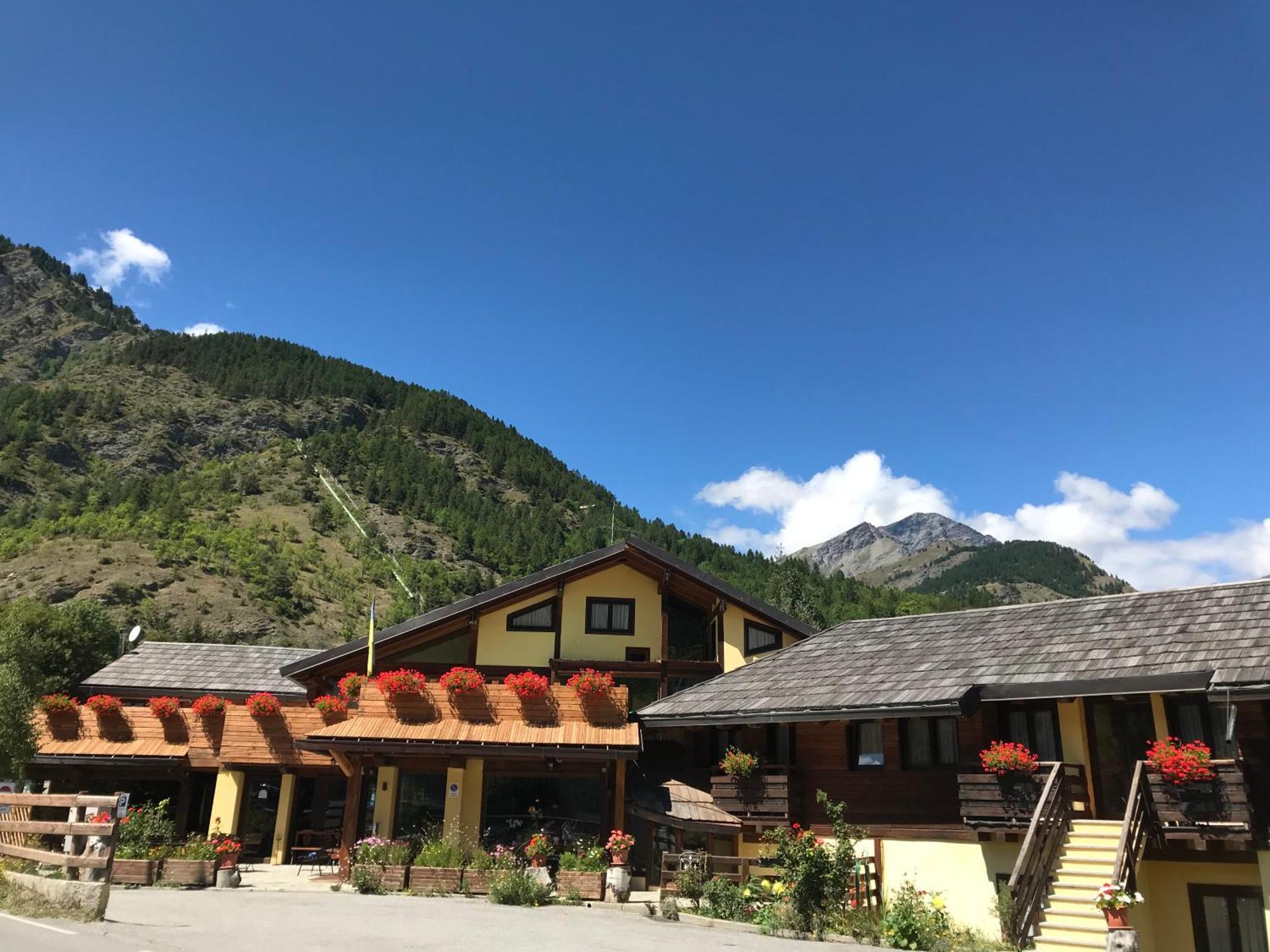 Hotel Ca Fiore Bardonecchia Exteriör bild