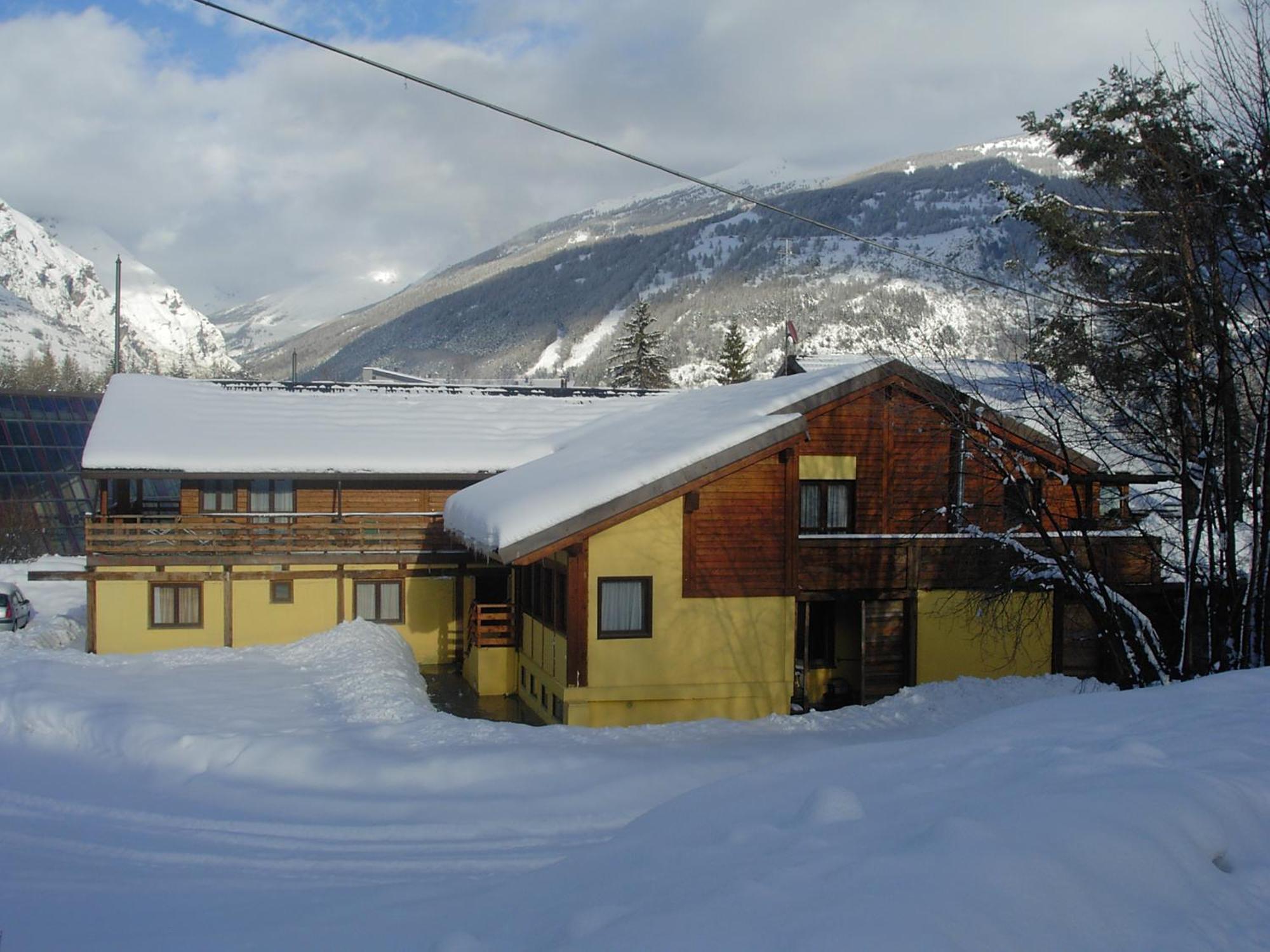 Hotel Ca Fiore Bardonecchia Exteriör bild