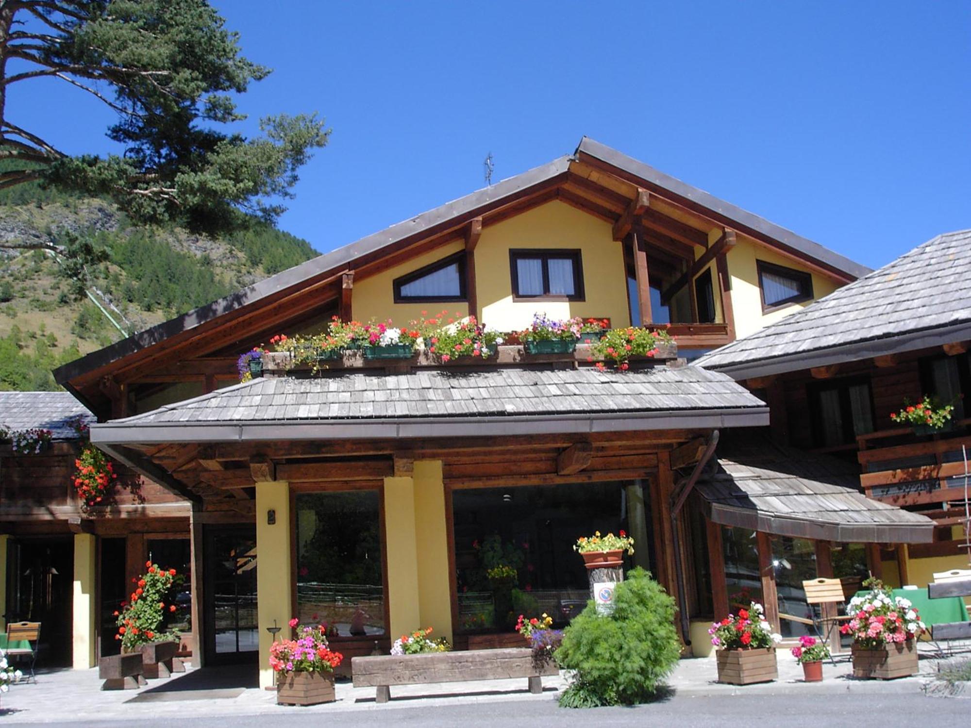 Hotel Ca Fiore Bardonecchia Exteriör bild