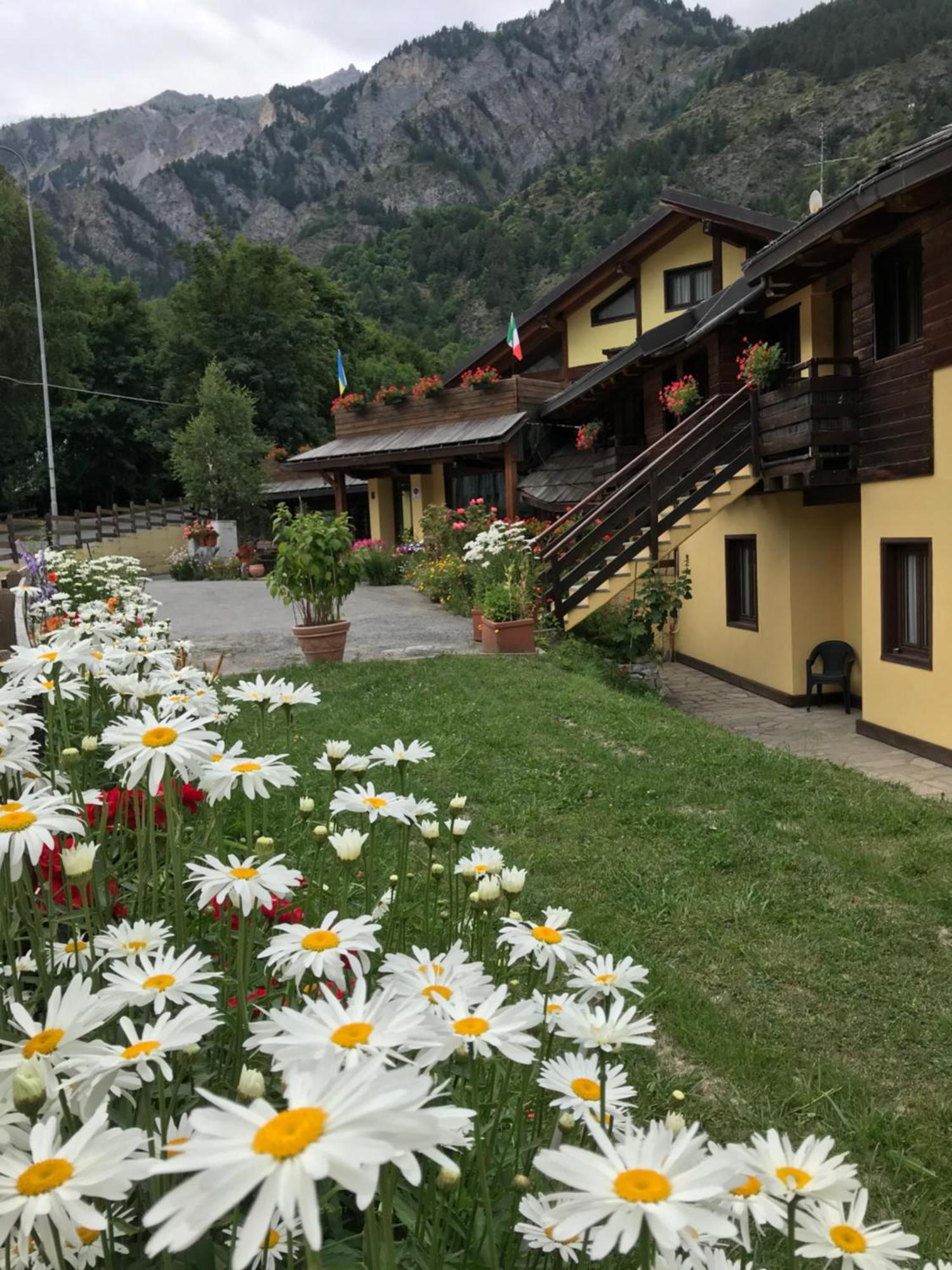 Hotel Ca Fiore Bardonecchia Exteriör bild